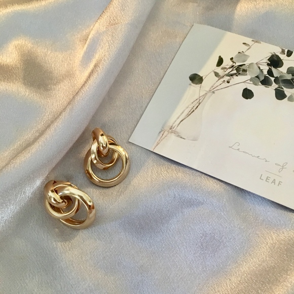 Knotted Twist Abstract Gold Minimalist Earrings - Picture 3 of 10